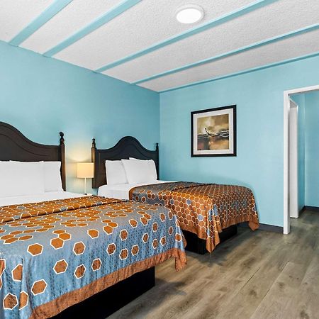 Rodeway Inn & Suites North Hollywood Burbank Airport - Universal Area Los Angeles Exteriér fotografie