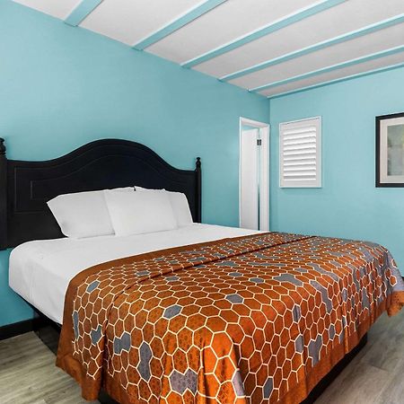 Rodeway Inn & Suites North Hollywood Burbank Airport - Universal Area Los Angeles Exteriér fotografie