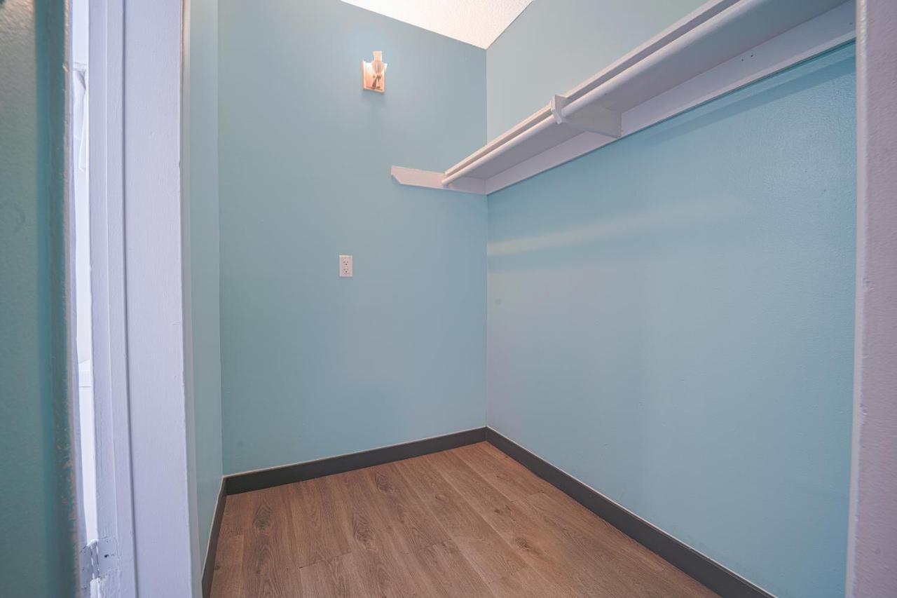 Rodeway Inn & Suites North Hollywood Burbank Airport - Universal Area Los Angeles Exteriér fotografie