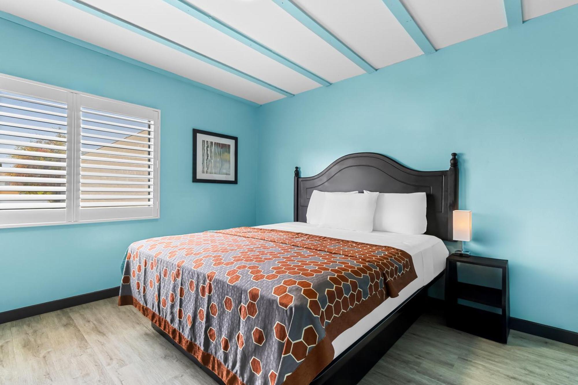 Rodeway Inn & Suites North Hollywood Burbank Airport - Universal Area Los Angeles Exteriér fotografie