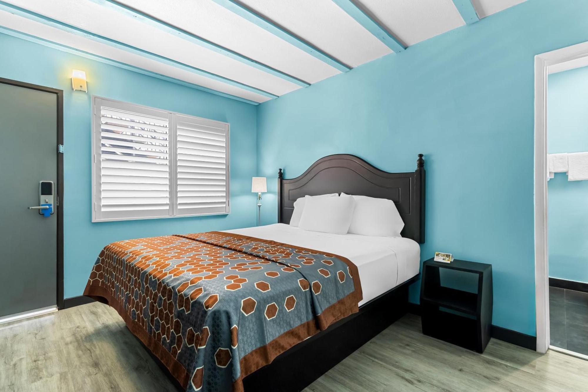 Rodeway Inn & Suites North Hollywood Burbank Airport - Universal Area Los Angeles Exteriér fotografie