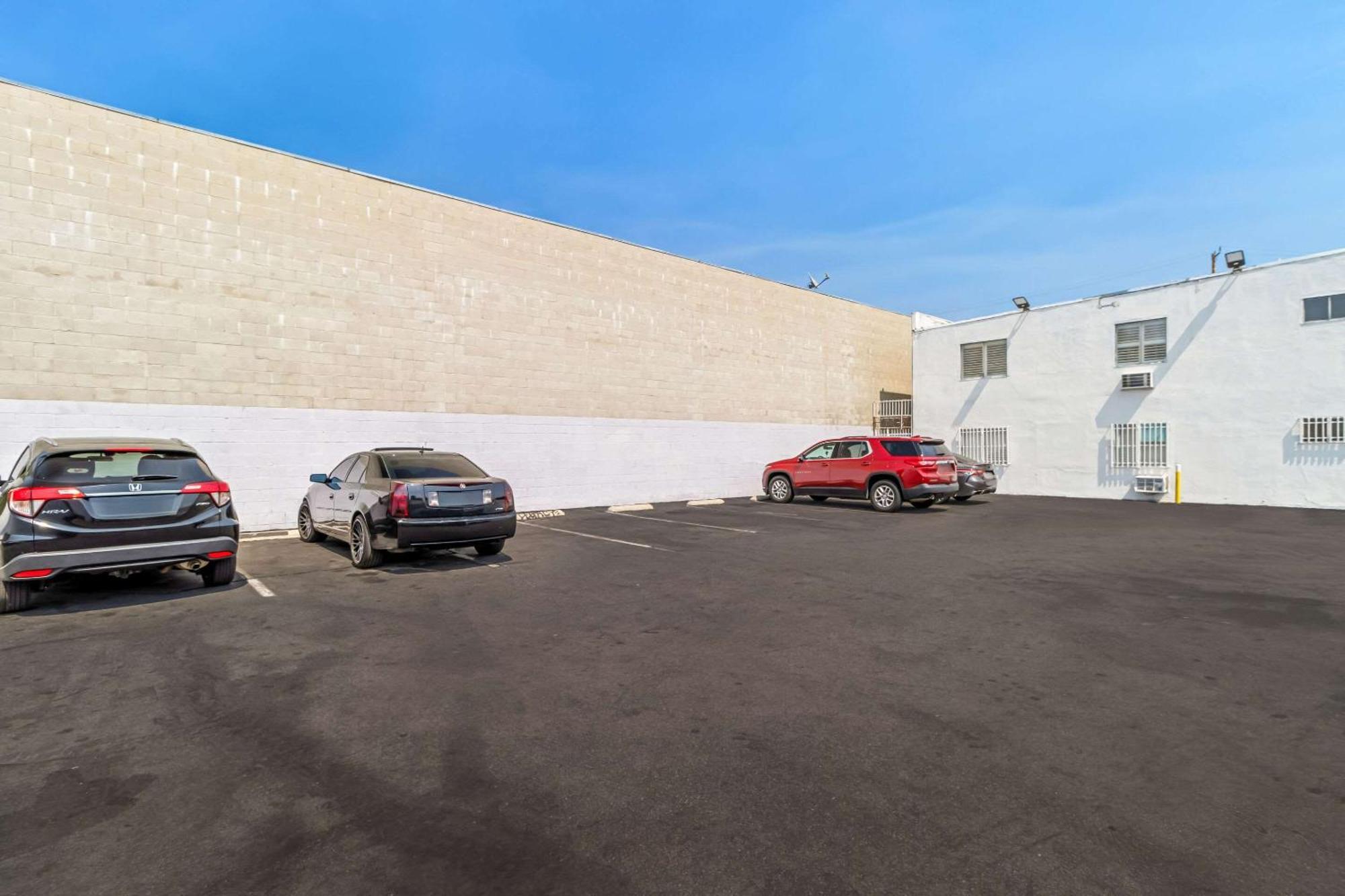 Rodeway Inn & Suites North Hollywood Burbank Airport - Universal Area Los Angeles Exteriér fotografie