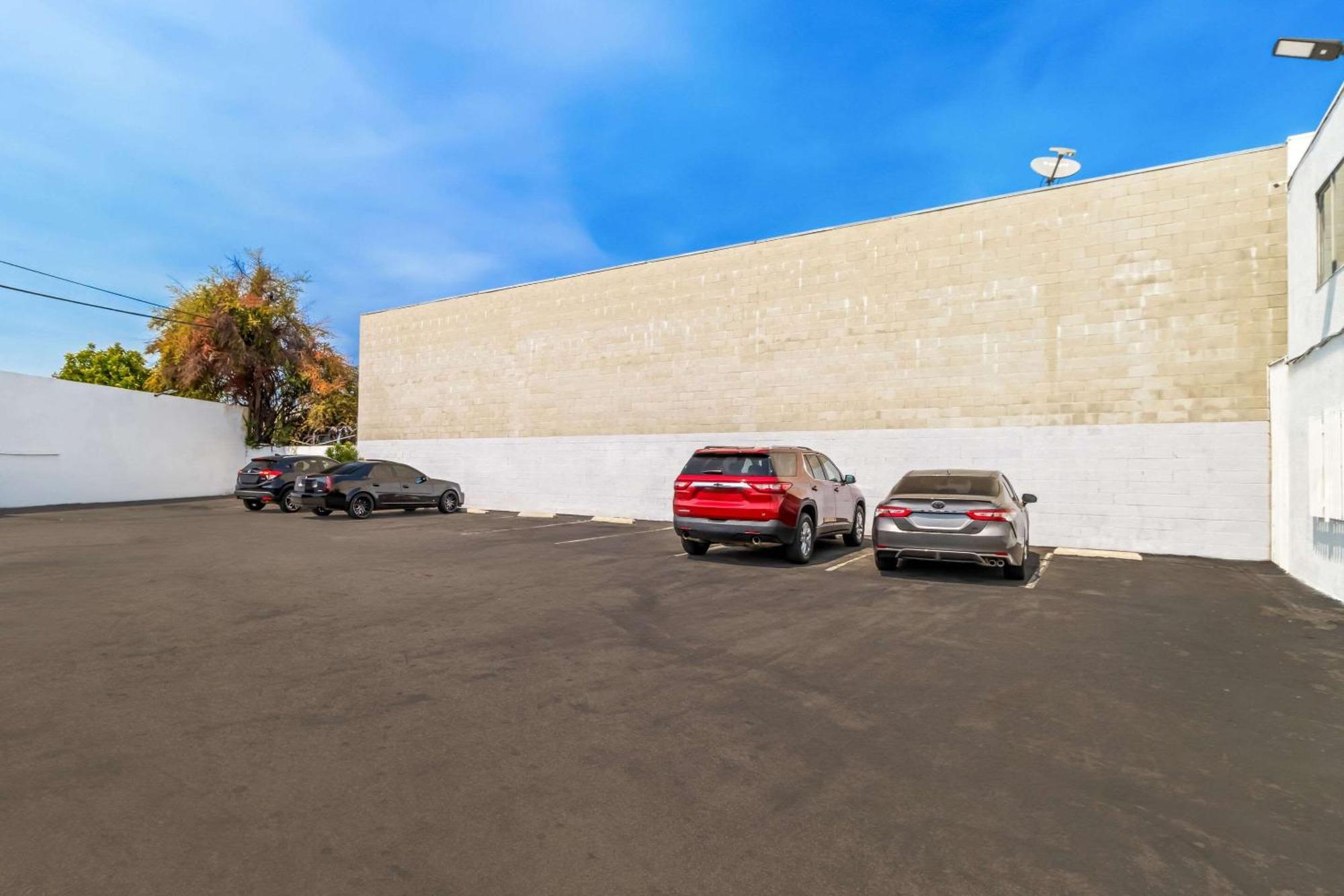 Rodeway Inn & Suites North Hollywood Burbank Airport - Universal Area Los Angeles Exteriér fotografie