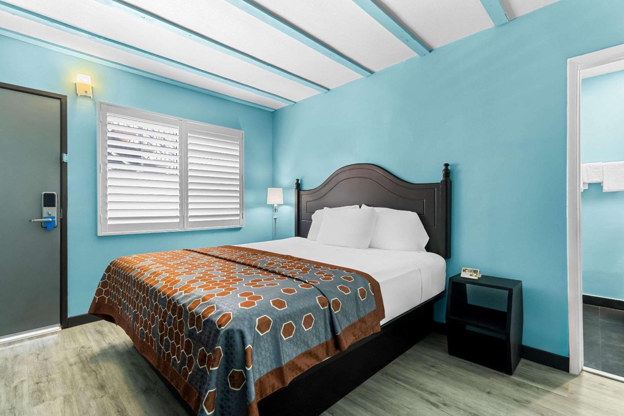 Rodeway Inn & Suites North Hollywood Burbank Airport - Universal Area Los Angeles Exteriér fotografie