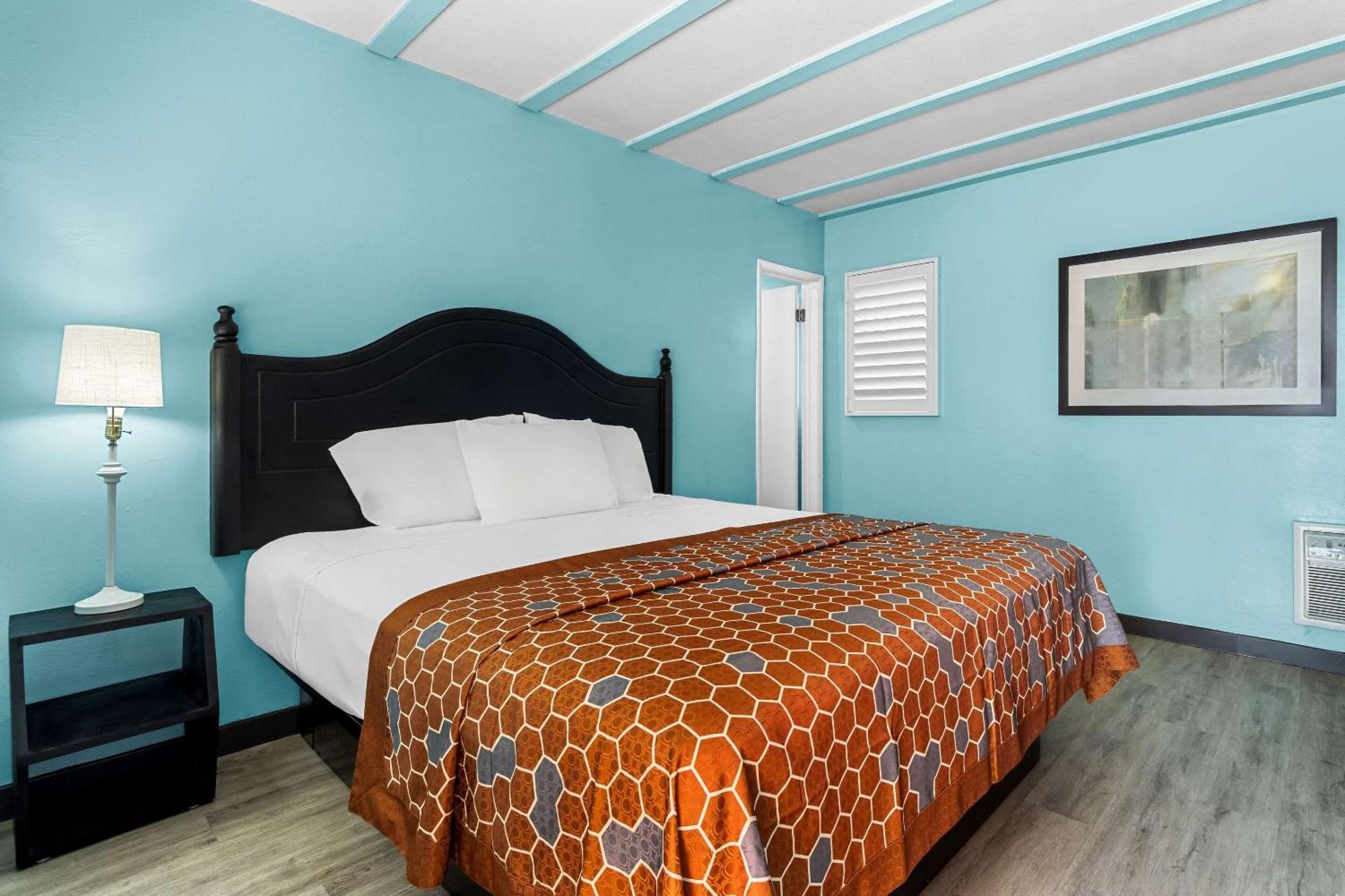 Rodeway Inn & Suites North Hollywood Burbank Airport - Universal Area Los Angeles Exteriér fotografie